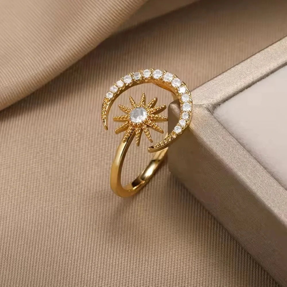 Moonlit Radiance Starburst 18KGold Ring